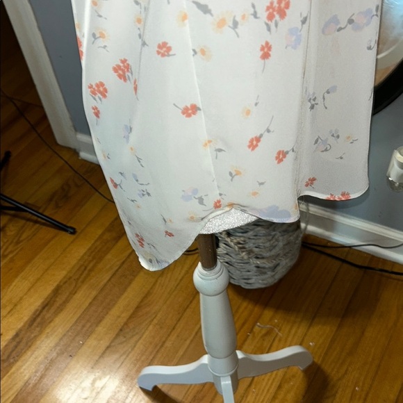 LC Lauren Conrad White Flutter Sleeve Blouse - Picture 8 of 9